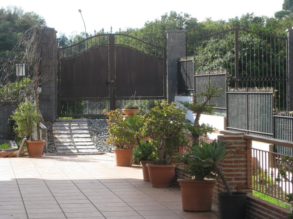 Villa Nina Трекастани Екстериор снимка