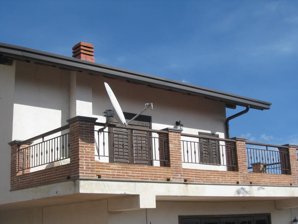 Villa Nina Трекастани Екстериор снимка
